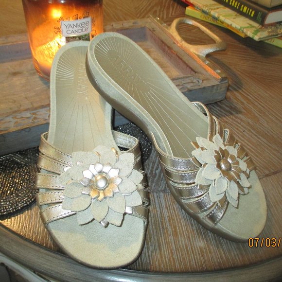 Array Gold Floral Sandals - Picture 1 of 5